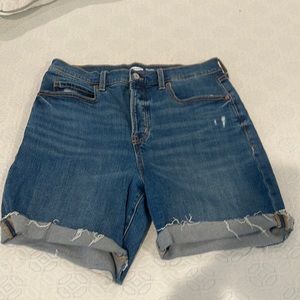 Super cute old navy sky high size 12 jean shorts